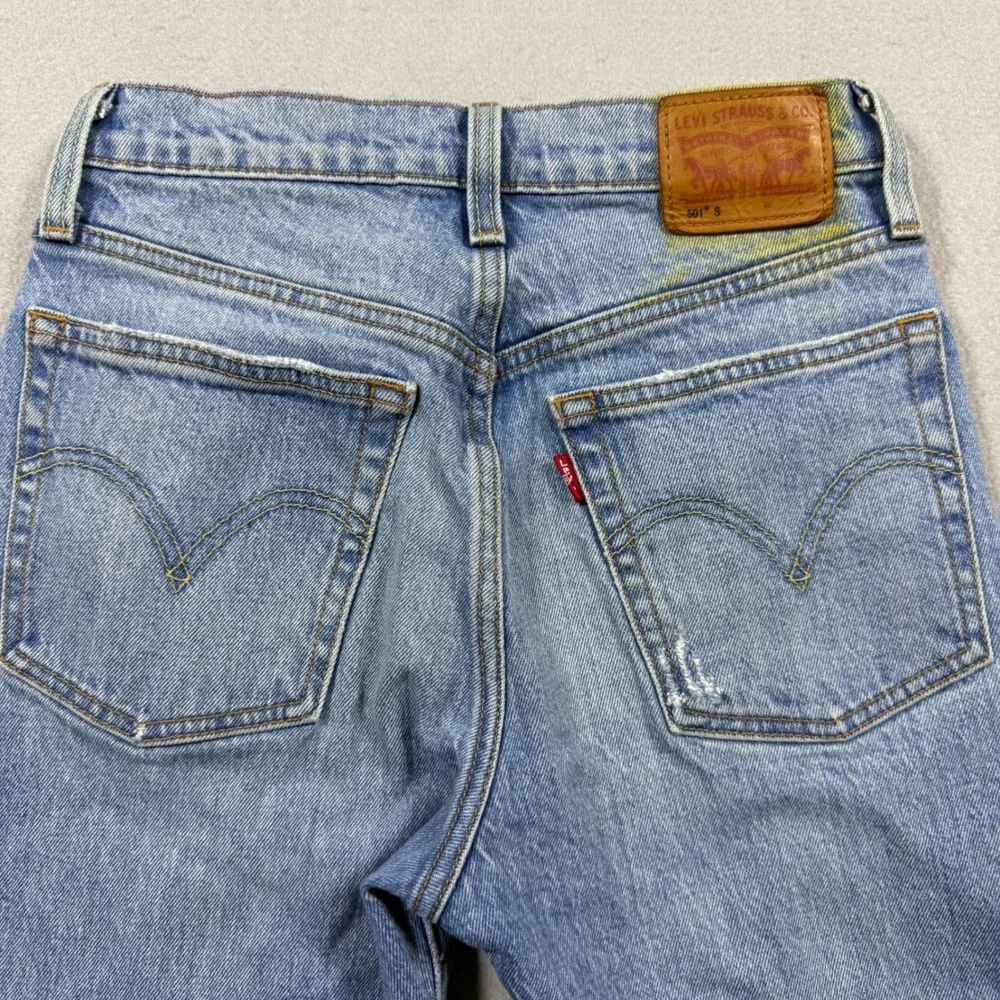 Levis High Waisted Straight Leg Light Wash Distressed Raw Hem Jeans Blue‎ 25